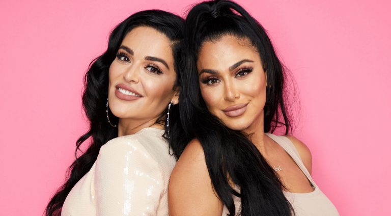 Huda And Mona Kattan Joins Victoria Beckham And Charlotte BeautyUnited To Help Covid-19